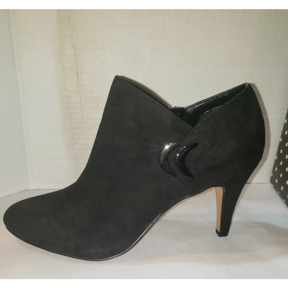 Kelly & Katie Elegant Black Ankle Booties - Picture 5 of 11